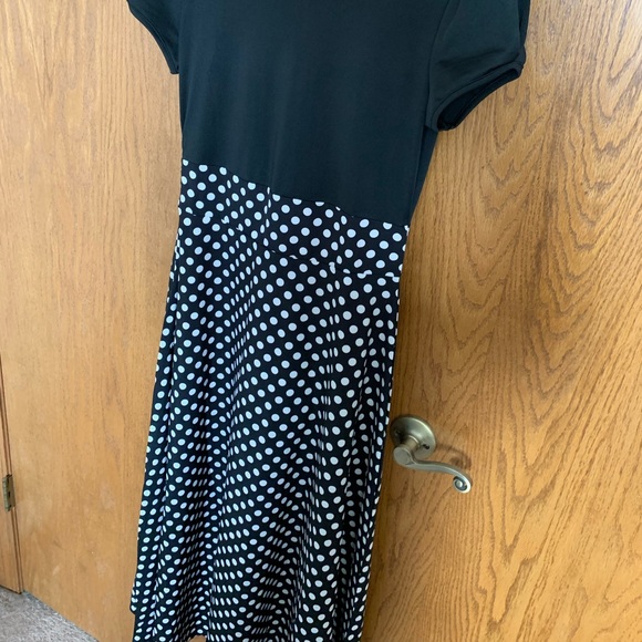 Black and white polka dot dress. - Picture 5 of 6